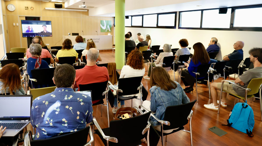Els assistents al XV Seminari de recerca de l'UdA (Universitat)