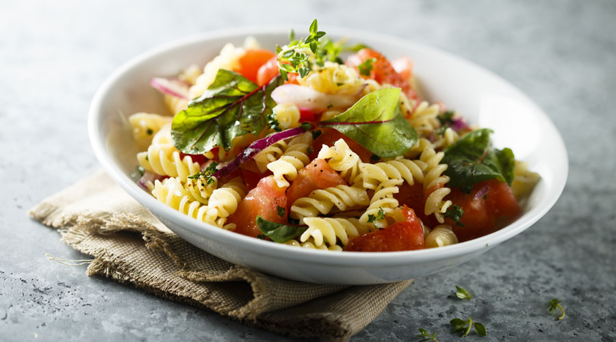 Amanida de pasta ben refrescant per a l'estiu (Getty images)