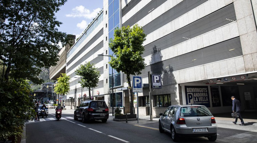 Exterior de l'aparcament Centre ciutat al carrer Prat de la Creu (Comú d'Andorra la Vella)