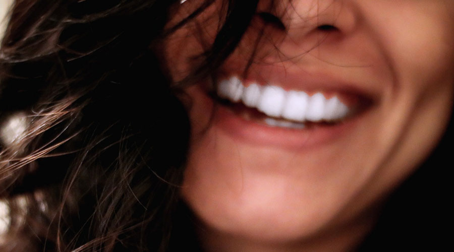Unes dents ben blanques. Foto: Lesly Juarez (Unsplash)