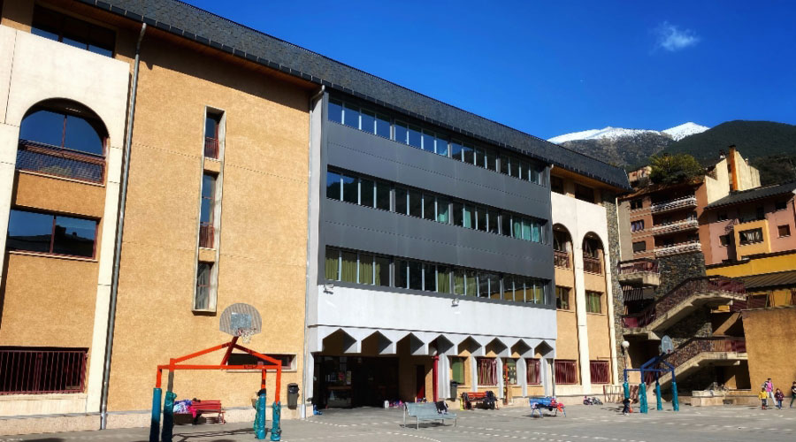 Pati interior de l'escola francesa de Sant Julià (SFGA)