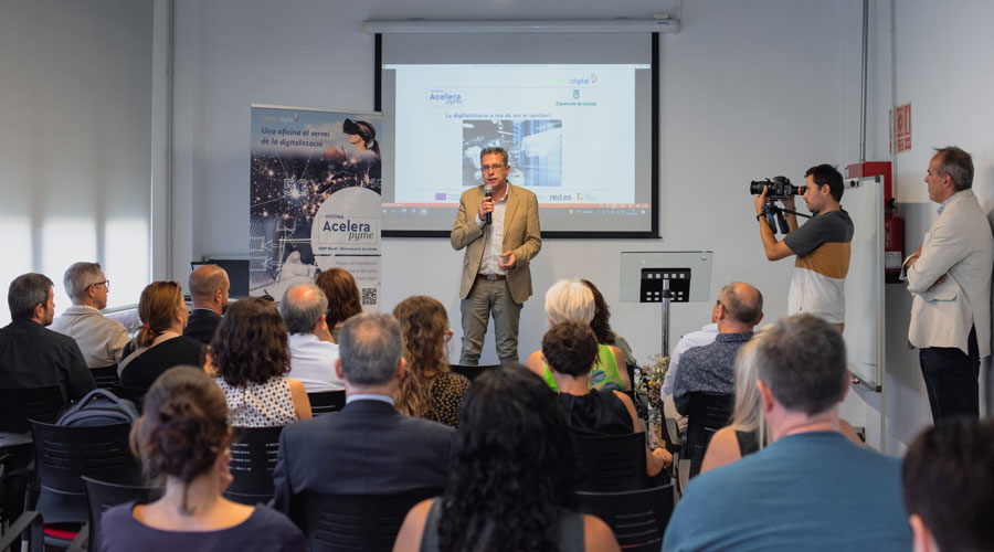 El president de la Diputació de Lleida en la inauguració de la nova oficina Acelera Pyme Rural (Diputació)