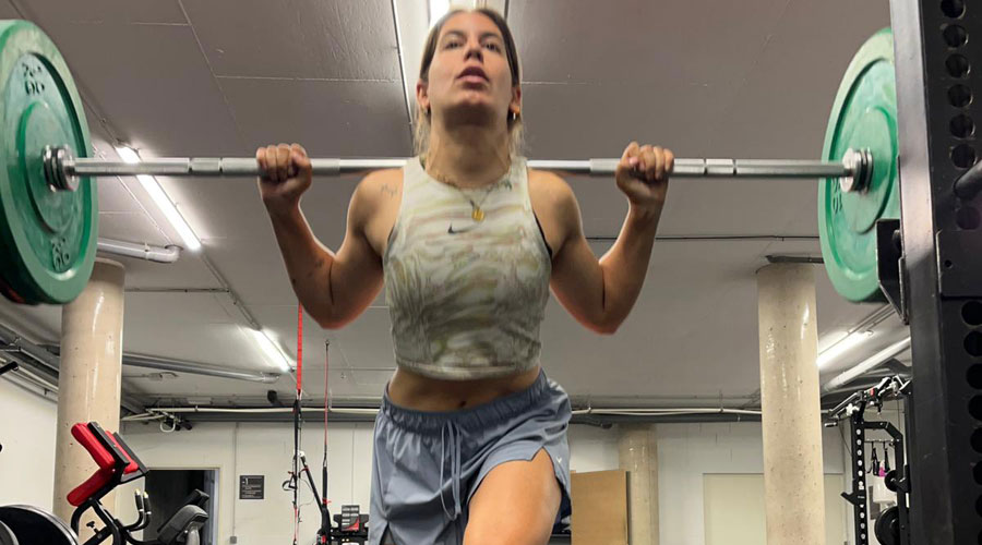 Maeva Estevez al CTO agafant físic (FAE)