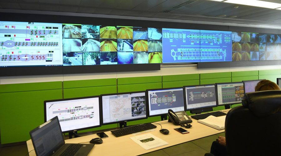 Monitors del departament de Mobilitat on es controla el trànsit (SFGA)