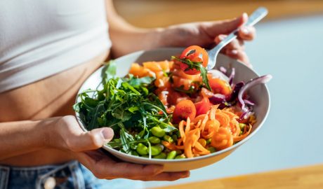 Una amanida amb productes saludables per a una bona dieta