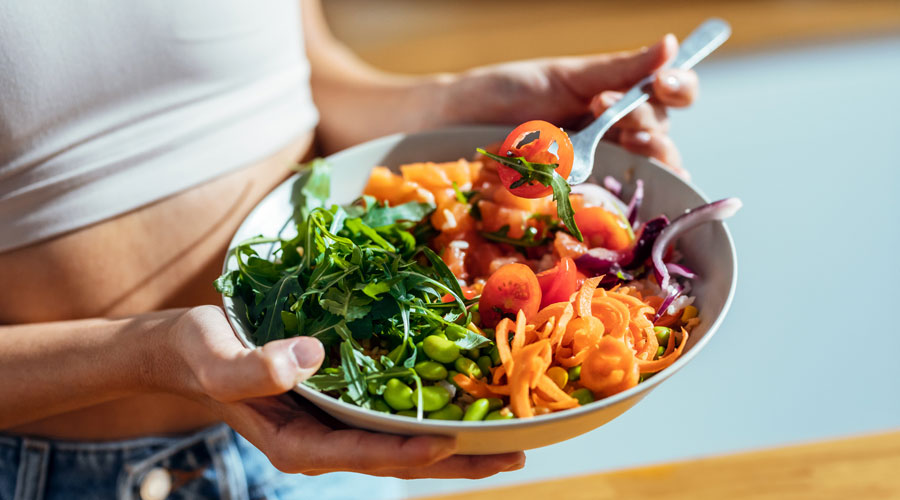 Una amanida amb productes saludables per a una bona dieta