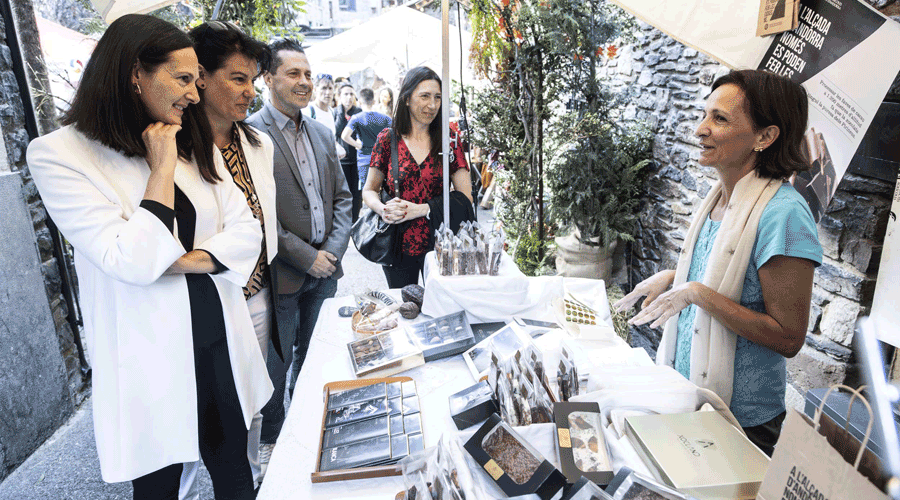 Autoritats en la inauguració de la Pitavola a Arinsal (Eduard Comellas)