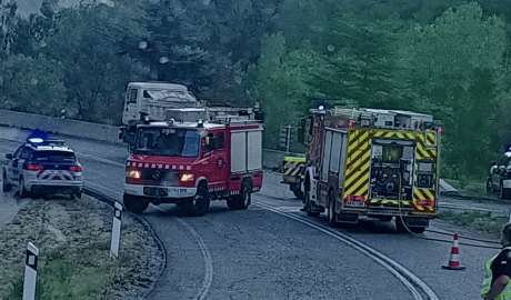 Les forces de seguretat catalanes treballant en l'accident d'Estamariu