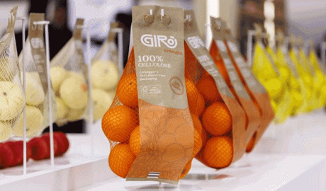 Les tradicionals malles de plàstic que va inventar Giró, ara també es fan de celul·losa