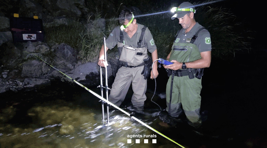 Campanya de mesurament de cabals al riu Segre, al tram entre Puigcerdà i la Seu d'Urgell (Foto: Agents Rurals)