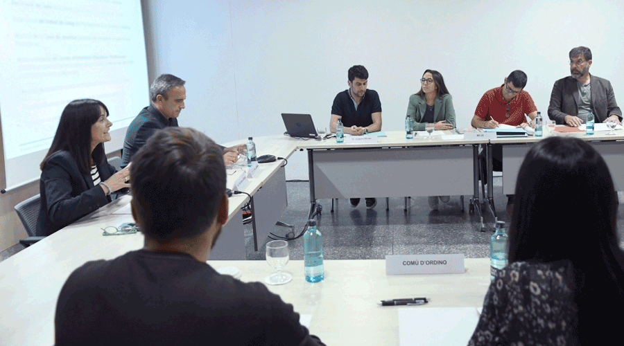 A l'esquerra, la ministra Mònica Bonell i, al seu costat, Alain Cabanes (SFGA)