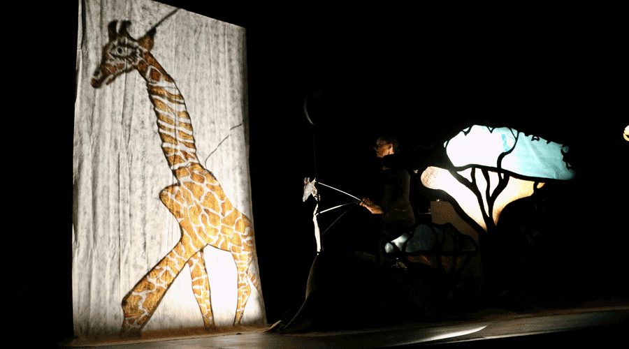 Una de les sessions escolars del Festival de Titelles d'Encamp i el Pas (Comú)