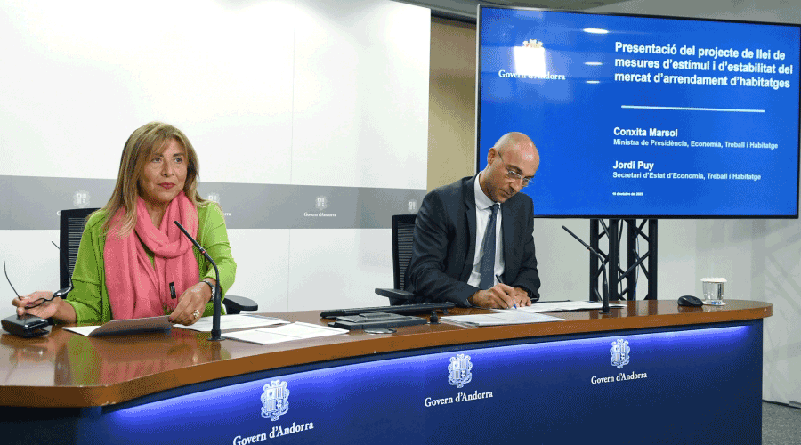 La ministra, Conxita Marsol, i el secretari d'Estat, Jordi Puy (SFGA)