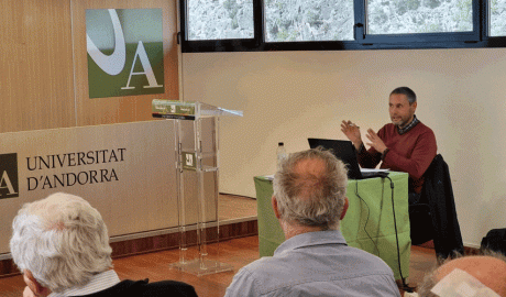 Xavier Planas Batlle durant la defensa de la seva tesi doctoral