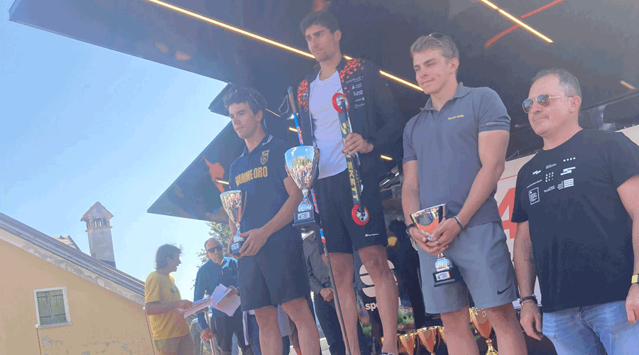 Irineu Esteve dalt de tot del podi (FAE)