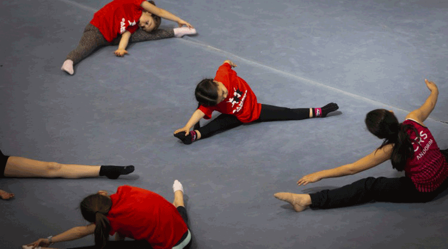 Infants fent activitats de lleure i esportives a Andorra la Vella (Comú)