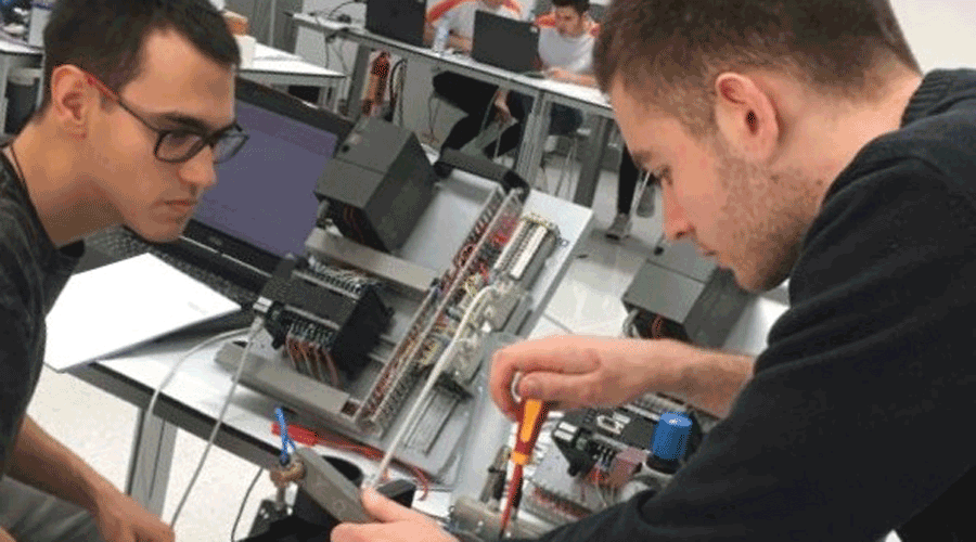 Alumnes d'FP (Educació Generalitat)