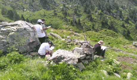 Membres de l'equip que realitza l’estudi sobre l’ocupació humana a l’alta i mitja muntanya a la parròquia d’Ordino