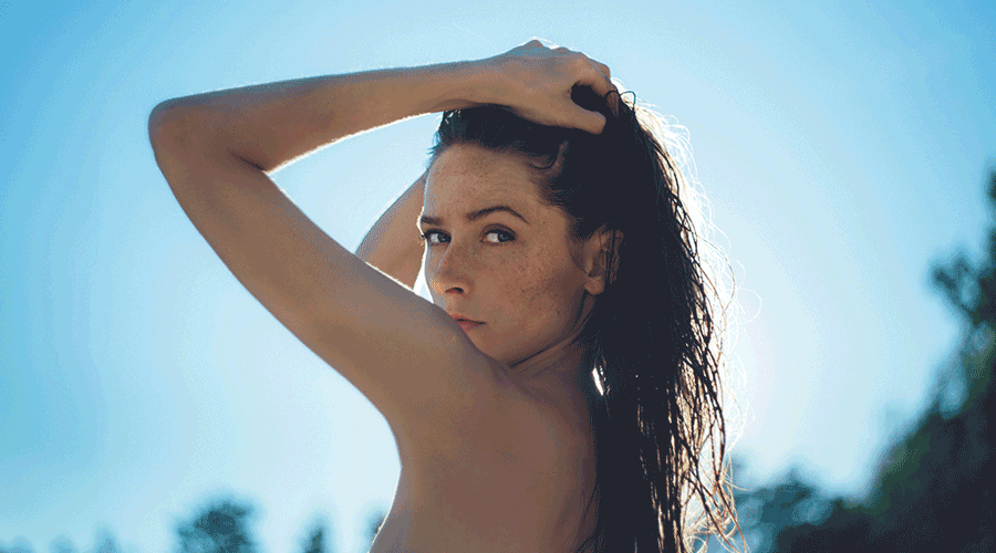 Una dona sense taques a la pell (Unsplash)