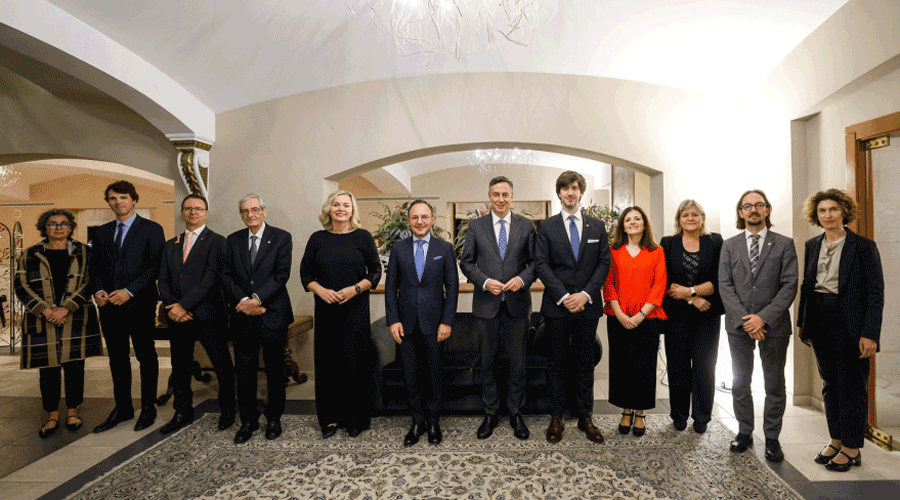 El cap de Govern al centre de la foto, a la seva dreta Željana Zovko i a seva esquerra David McAllister (SFGA)