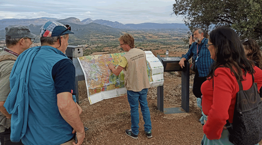 Alguns dels participants en el Primer curs de descoberta del Geoparc mundial UNESCO Orígens (Geoparc)