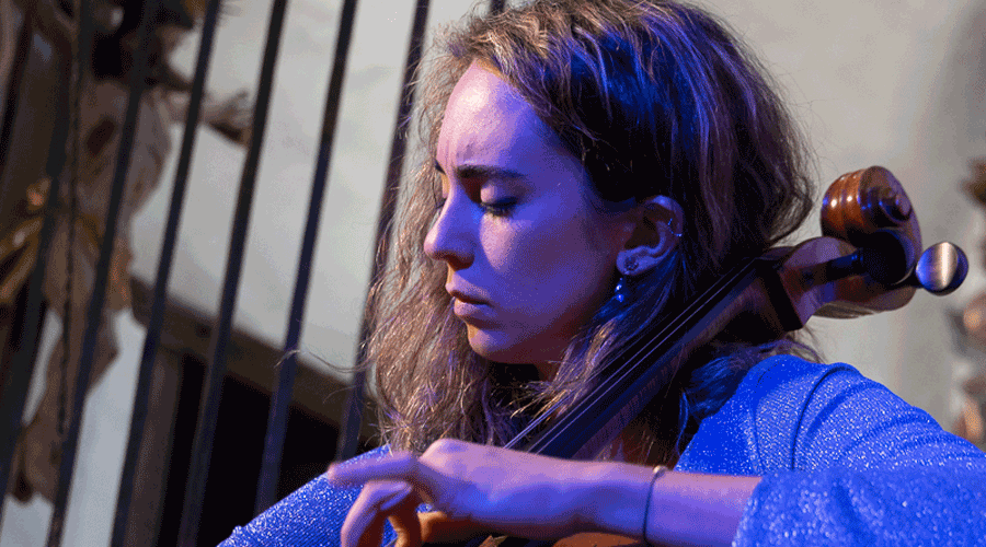 La violoncel·lista andorrana, Carolina Bartumeu (Amics Cambra Romànica)