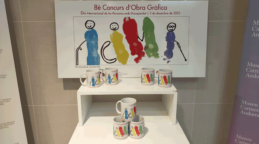 L'obra gràfica guanyadora amb les tasses ja serigrafiades (FPNSM)