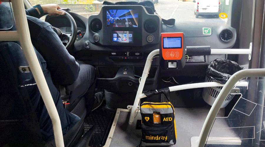 Un autobús amb el seu desfibril·lador (Andbus)