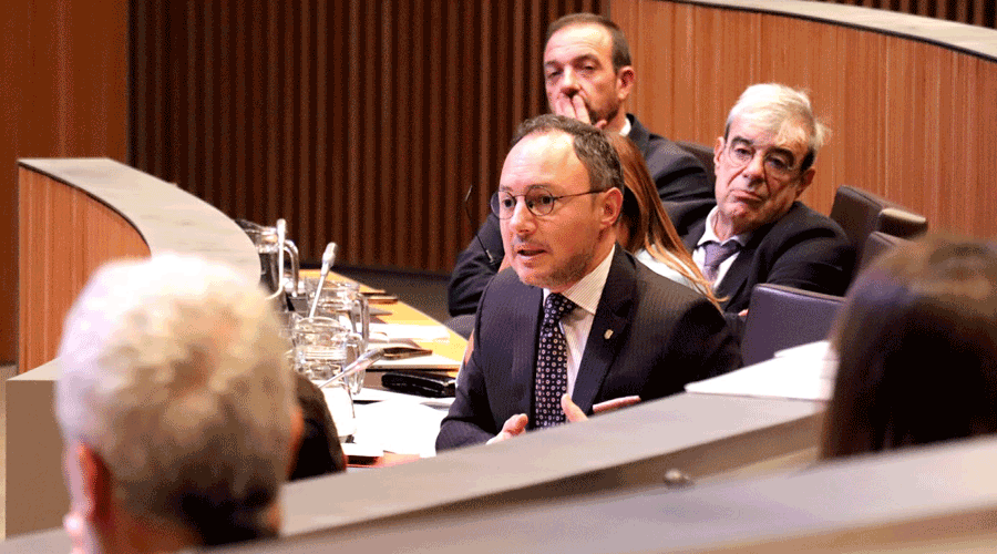 A l'hemicicle parlamentari, Xavier Espot, Ladislau Baró i Jordi Torres (Consell General)