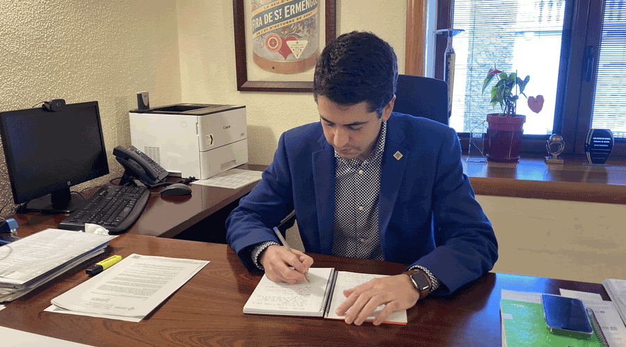 Joan Barrera, al despatx d'Alcaldia de l'Ajuntament de la Seu (RàdioSeu)