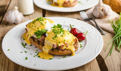 Al plat, ous a la benedictina