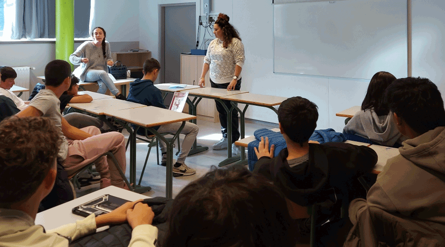 Taller realitzat en una escola sobre les drogodependències (SFGA)