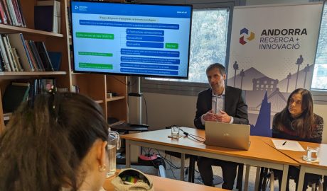 David Micó i Pepita Batalla presentant l'estudi sobre immigració a Andorra