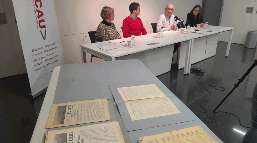 Signatura del contracte de cessió en comodat de la col·lecció hemerogràfica Amadeu Gallart i Sort (CCAU)