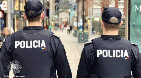 Dos agents de la Policia