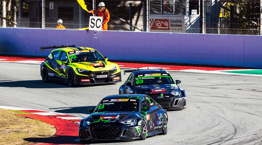 Amàlia Vinyes amb el número 13 al circuit de Barcelona