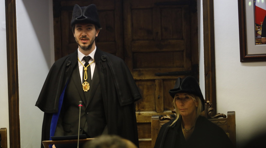 El síndic, Carles Ensenyat i, al seu costat, la subsíndica, Sandra Codina (Consell General)