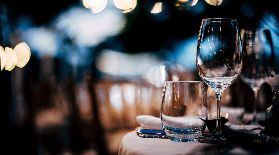 Celebrar els àpats de Nadal en un restaurant pot ser una bona opció si no ens volem complicar la vida (Getty images)