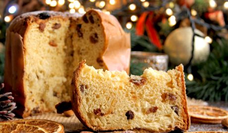Un panettone en una taula de Nadal