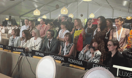 Al centre, encapçalant la delegació andorrana, la delegada permanent d’Andorra a la UNESCO, Eva Descarrega