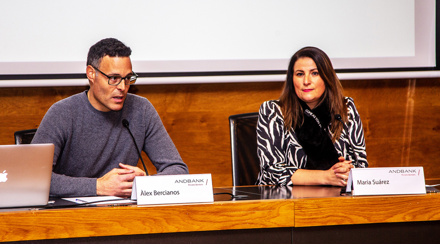 Àlex Bercianos i Maria Suárez a la seu d'Andbank (MotoEsport)