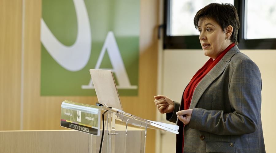 Canòlic Mingorance defensant la seva tesi