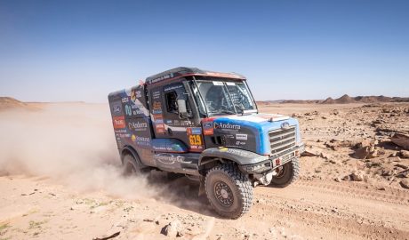La mecànica dels Llovera, Llobera i Torres ja compte les hores per a acabar el Dakar