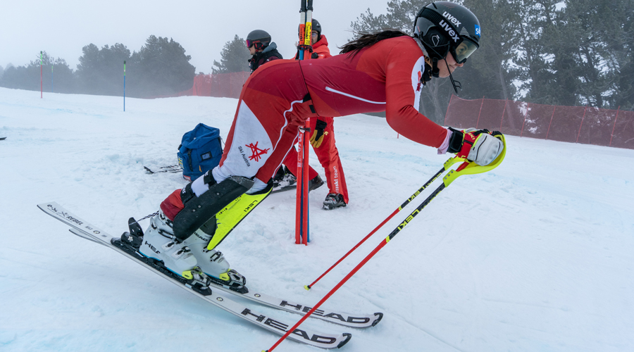 L'esquiadora austríaca, Franzisca Gritsch, exercitant-se aquest divendres (Oriol Molas)