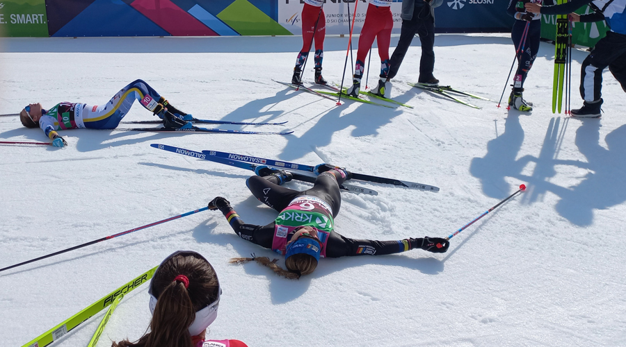 Gina del Rio, a terra, en entrar tercera i obtenir el bronze després d'un extraordinari esforç físic (FAE)