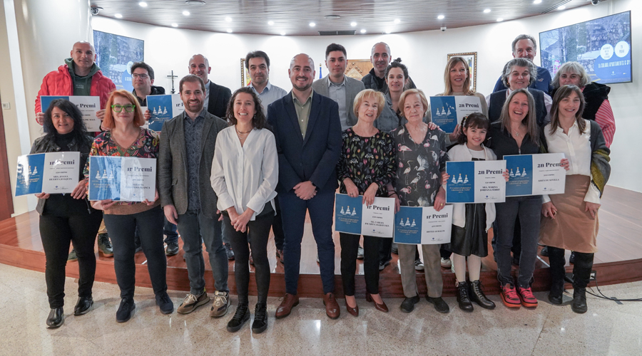 Les persones guardonades del IV Concurs d’aparadors i decoració de Nadal 2023 (Comú d'Encamp)