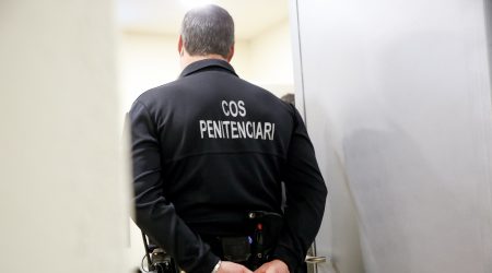 Un agent del Cos Penitenciari
