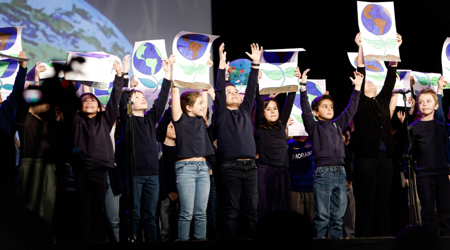 Alguns dels alumnes que han participat en la cantada interescolar (SFG)