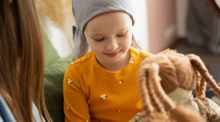 Una nena amb càncer (freepik)