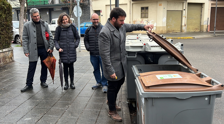 Isaac Peraire ha provat el sistema de recollida amb contenidors tancats (RàdioSeu)